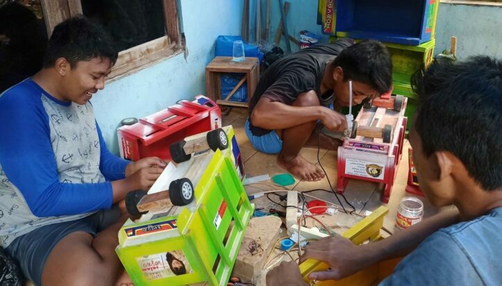 Kreativitas Siswa Usai Daring Membuat Miniatur Truk Diminati Dipasaran