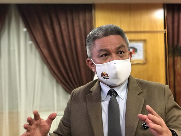 Malaysia Nyatakan Vaksin AstraZeneca Aman Untuk Lansia