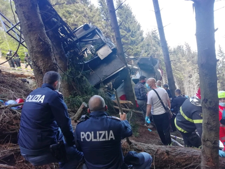 Kereta Gantung di Italia Terjatuh, 14 Orang Meninggal