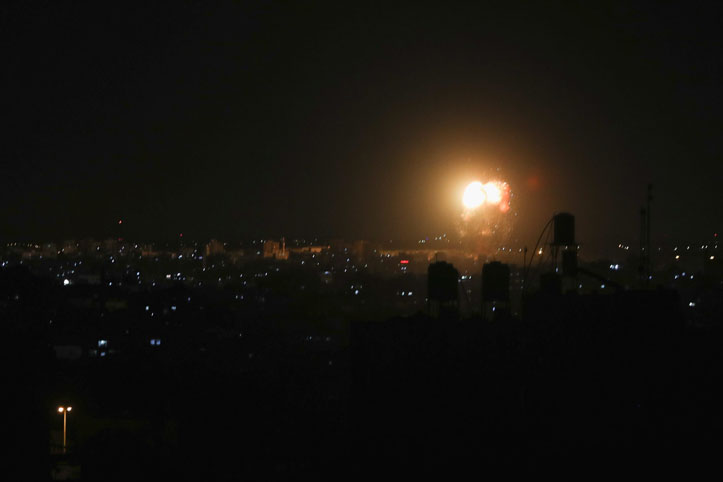 Israel Luncurkan Serangan Udara Keduanya ke Gaza