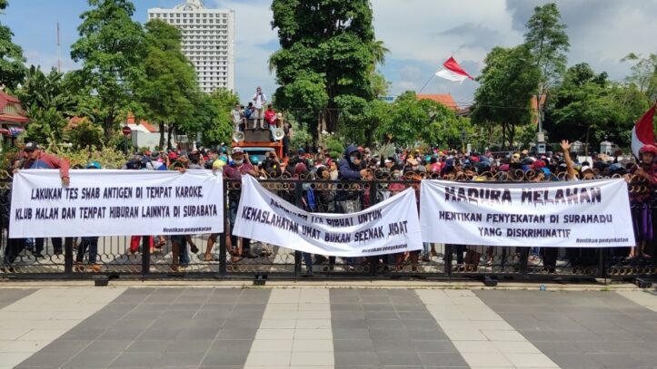 Protes Penyekatan Suramadu, Warga Madura Gelar Demonstrasi di Balai Kota Surabaya