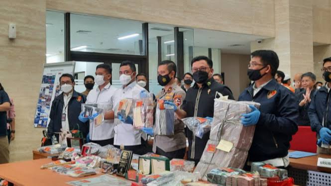 Polri Edarkan Kembali Obat Penanganan Covid-19 Sitaan dari Penimbun