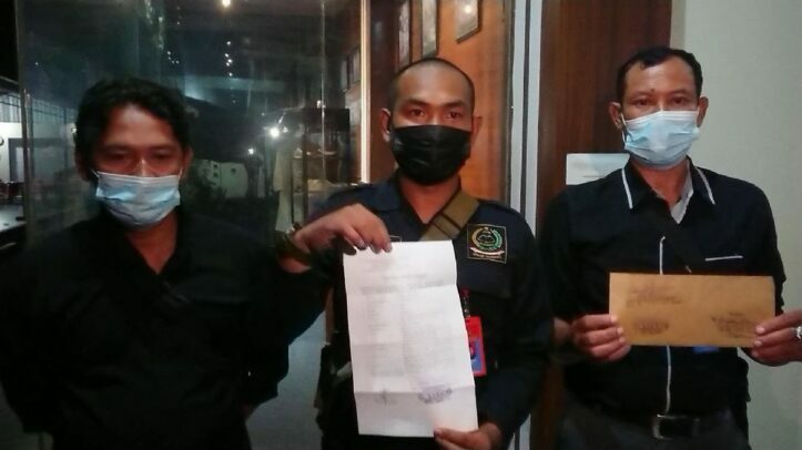 Hina Profesi Pekerja Seni, Seorang Kades di Trenggalek Resmi dilaporkan