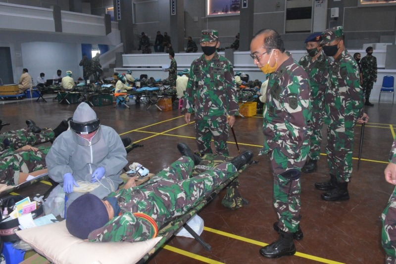 Bantu Tanggulangi Covid, Koarmada II Jatim Gelar Donor Darah Konvalesen
