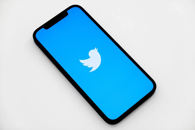 Twitter Sedang Kembangkan Fitur Arsip Otomatis