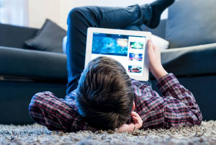 Kominfo Blokir Iklan LGBT di Konten YouTube Anak-Anak