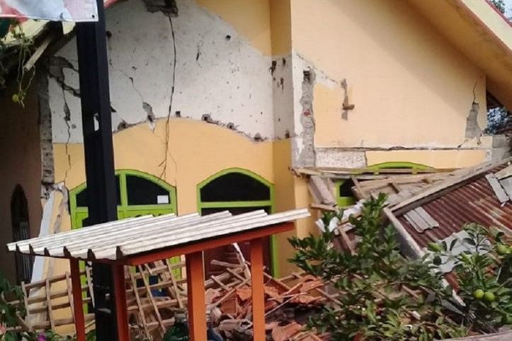 Akibat Gempa Malang, Sejumlah Bangunan di Kabupaten Blitar Rusak