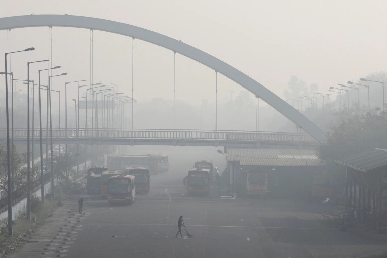 New Delhi Hentikan Aktivitas Kota Karena Kabut Polusi