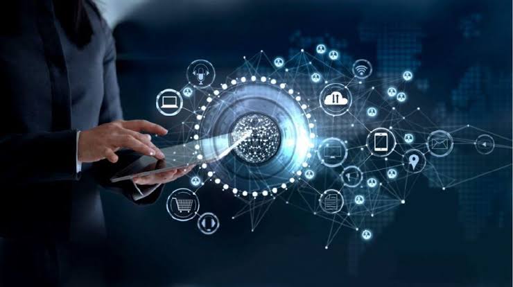 Di masa pandemi COVID-19 ini, pemulihan ekonomi nasional melalui pengoptimalan ekonomi digital kian santer digaungkan. Tak heran bila pemanfaatan teknologi terkini, seperti 5G,