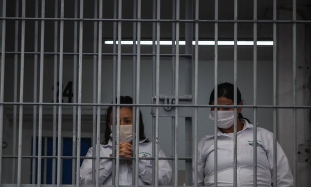 Survey Menunjukkan Feminis Tak Mau Dukung Wanita yang Dipenjara
