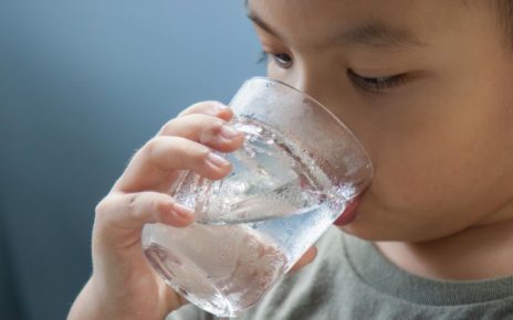 Suka Minum Air Dingin? Hati-hati, Kamu Bisa Mengalami Risiko Ini