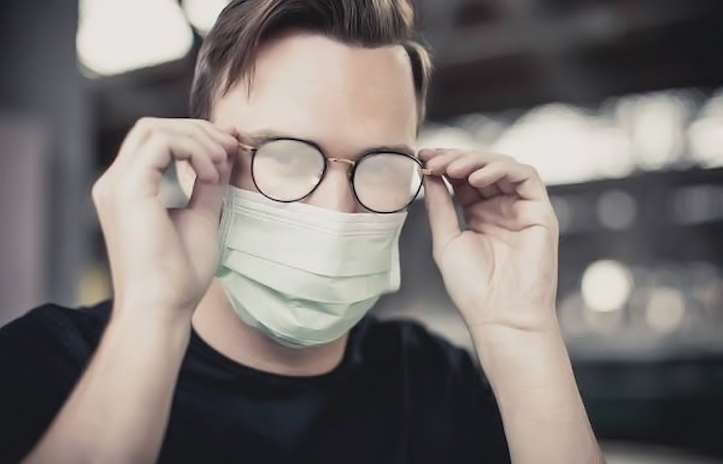Inilah Tips Menggunakan Masker di Musim Hujan