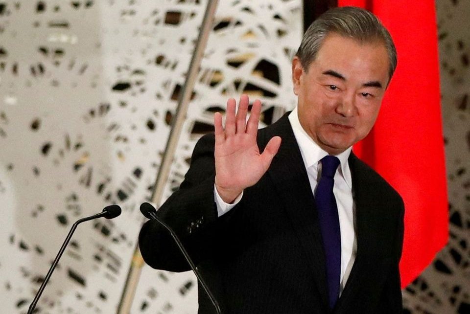 Menlu Wang Yi Serukan Kedua Pihak untuk Tenang Terkait Ukraina