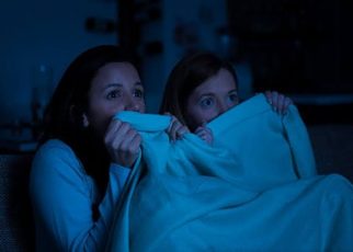 Isi Akhir Pekanmu dengan Nonton Film Horor! Ini Manfaatnya