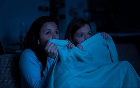 Isi Akhir Pekanmu dengan Nonton Film Horor! Ini Manfaatnya