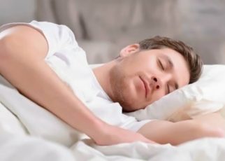 Kasus COVID-19 Naik Lagi, Pastikan Tidur Berkualitas Biar Imun Kuat