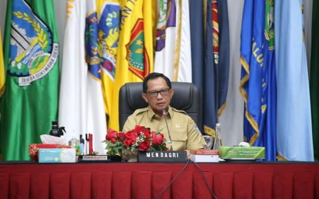 Mendagri Pacu Kepala Daerah Tingkatkan Laju Vaksinasi