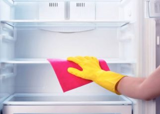 Cara Tepat Bersihkan Kulkas