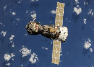 Astronot AS dan Rusia Pulang Bersama ke Bumi dengan Kapsul Soyuz