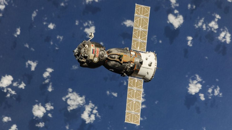 Astronot AS dan Rusia Pulang Bersama ke Bumi dengan Kapsul Soyuz