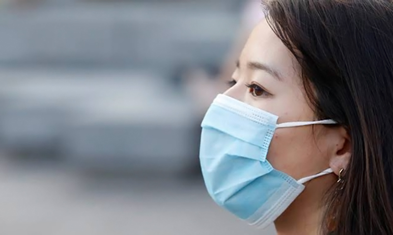 Tips Atasi Keringat di Wajah Agar Masker Bekerja Efektif