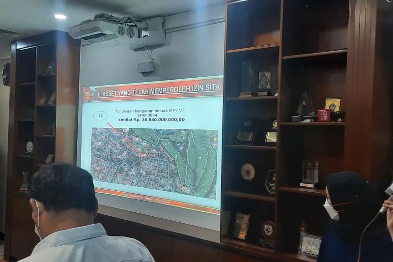Direktorat Tindak Pidana Korupsi (Dittipikor) Bareskrim Polri melakukan penyitaan terhadap aset senilai Rp700 miliar terkait kasus dugaan korupsi pengadaan lahan untuk rumah susun