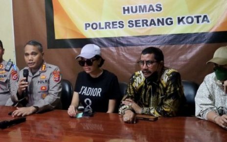 Diperiksa Sebagai Saksi Kasus Pencemaran Nama Baik, Nikita Mirzani Dicecer 30 Pertanyaan