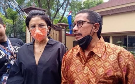 Nikita Mirzani Datang ke Propam Polri Minta Perlindungan