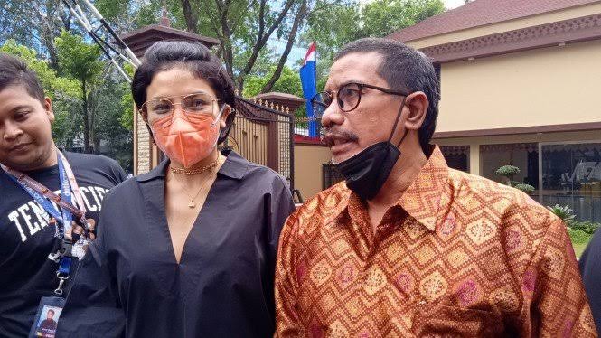 Nikita Mirzani Datang ke Propam Polri Minta Perlindungan