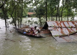 Hujan Deras, Banjir Tenggelamkan Sebagian Besar Bangladesh