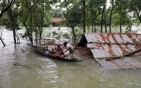 Hujan Deras, Banjir Tenggelamkan Sebagian Besar Bangladesh