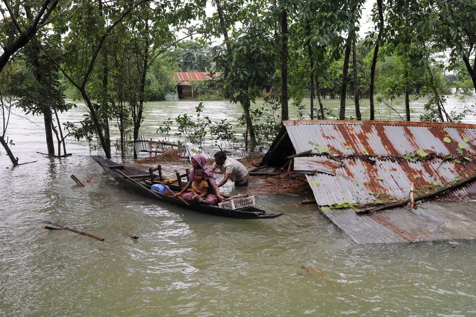 Hujan Deras, Banjir Tenggelamkan Sebagian Besar Bangladesh