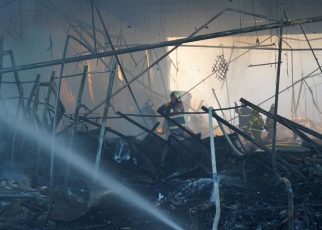 Rudal Rusia Sebabkan Kebakaran, 16 Warga Dilaporkan Meninggal