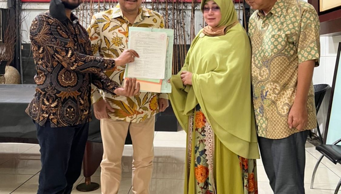 Lunas, BTN Serahkan Sertifikat Rumah Satrio Arismunandar