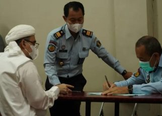 Pengacara Benarkan Rizieq Shihab Bebas Hari Ini