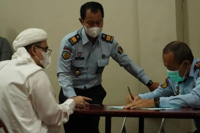 Pengacara Benarkan Rizieq Shihab Bebas Hari Ini