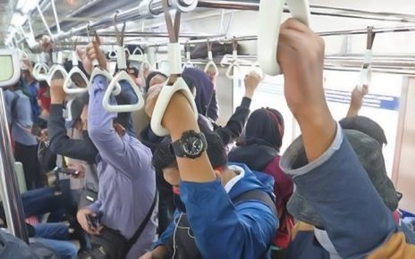 Tips Atasi Nyeri Otot dan Sendi Akibat Sering Naik Tranportasi Publik