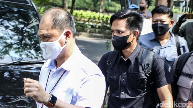Pengacara: Bharada E Diperintah Menembak Brigadir J, Atasannya Ada di Lokasi