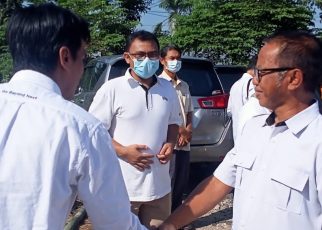 Ini Momen Khilmi Bagikan Hewan Kurban Di Gresik dan Lamongan