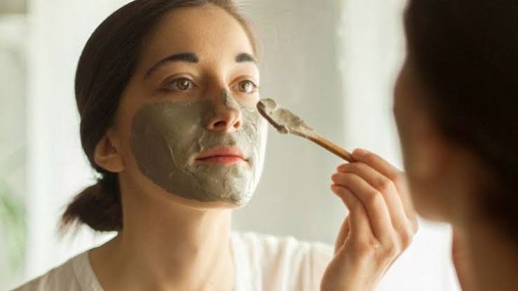 Malam Hari Ini Bisa Maskeran Wajah, Tapi Sebetulnya Kapan Waktu yang Tepat?