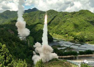 Rudal Cina Meluncur Diatas Langit Ibu Kota Taiwan