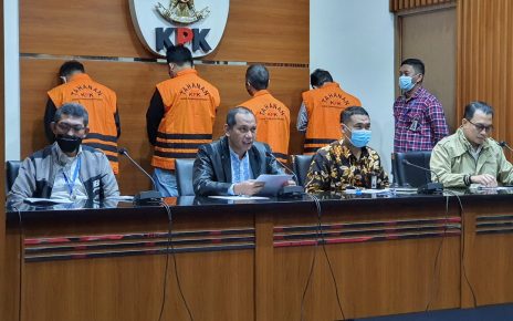Total Uang Suap Yang Diduga Diterima Prof. Dr. Karomani Ditaksir Rp 5 Miliar Lebih