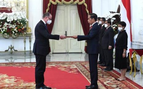 Presiden Jokowi Terima Surat Kepercayaan Delapan Dubes Negara Sahabat