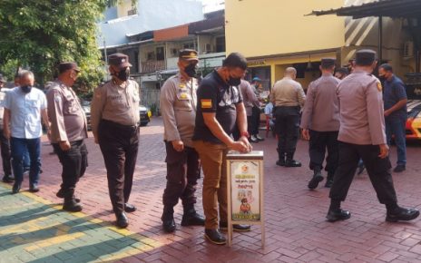Polisi Peduli, Polsek Tambora Buat Celengan Anak Yatim-Piatu Terdampak COVID-19