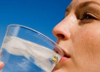 Tenggorokan Seret Setelah Konsumsi Makanan-Minuman Manis, Kok Bisa?