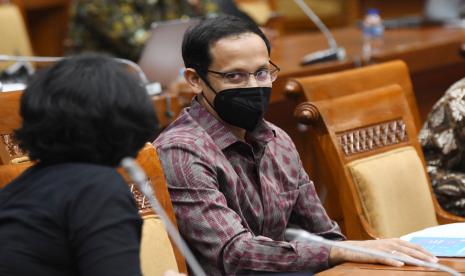 Mendikbud Ristek Buka Suara Tentang “Tim Bayangan”, Ini Komentar Pengamat