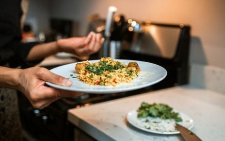 Jangan Lewati Makan Malam, Perhatikan Kaidahnya Berikut Ini