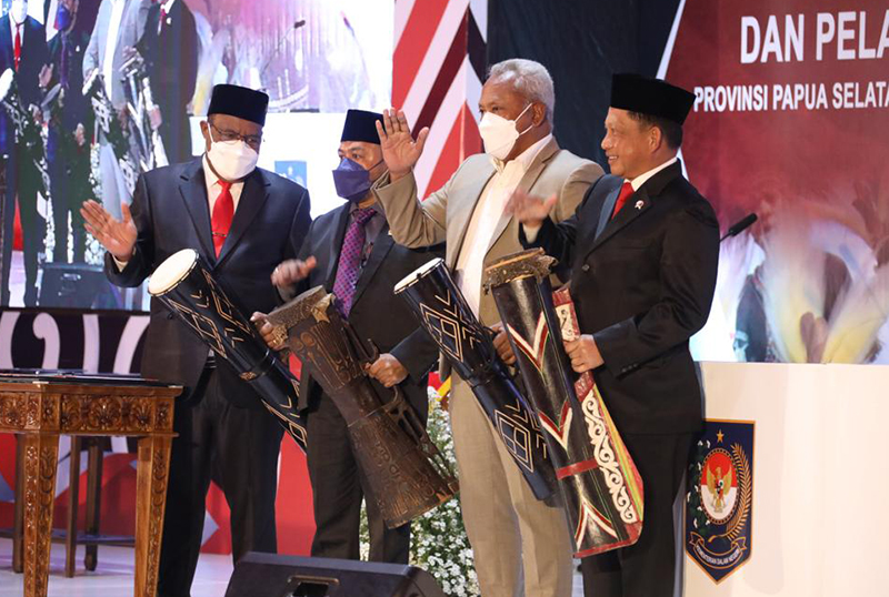 Peresmian juga ditandai dengan penabuhan tifa