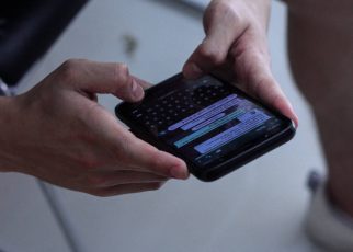 WhatsApp Bantu Pengguna Cari Toko atau Bisnis