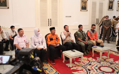 Tinjau Bencana di Cianjur, Mendagri Tekankan Pentingnya Pendataan dan Rekonstruksi Secara Cepat